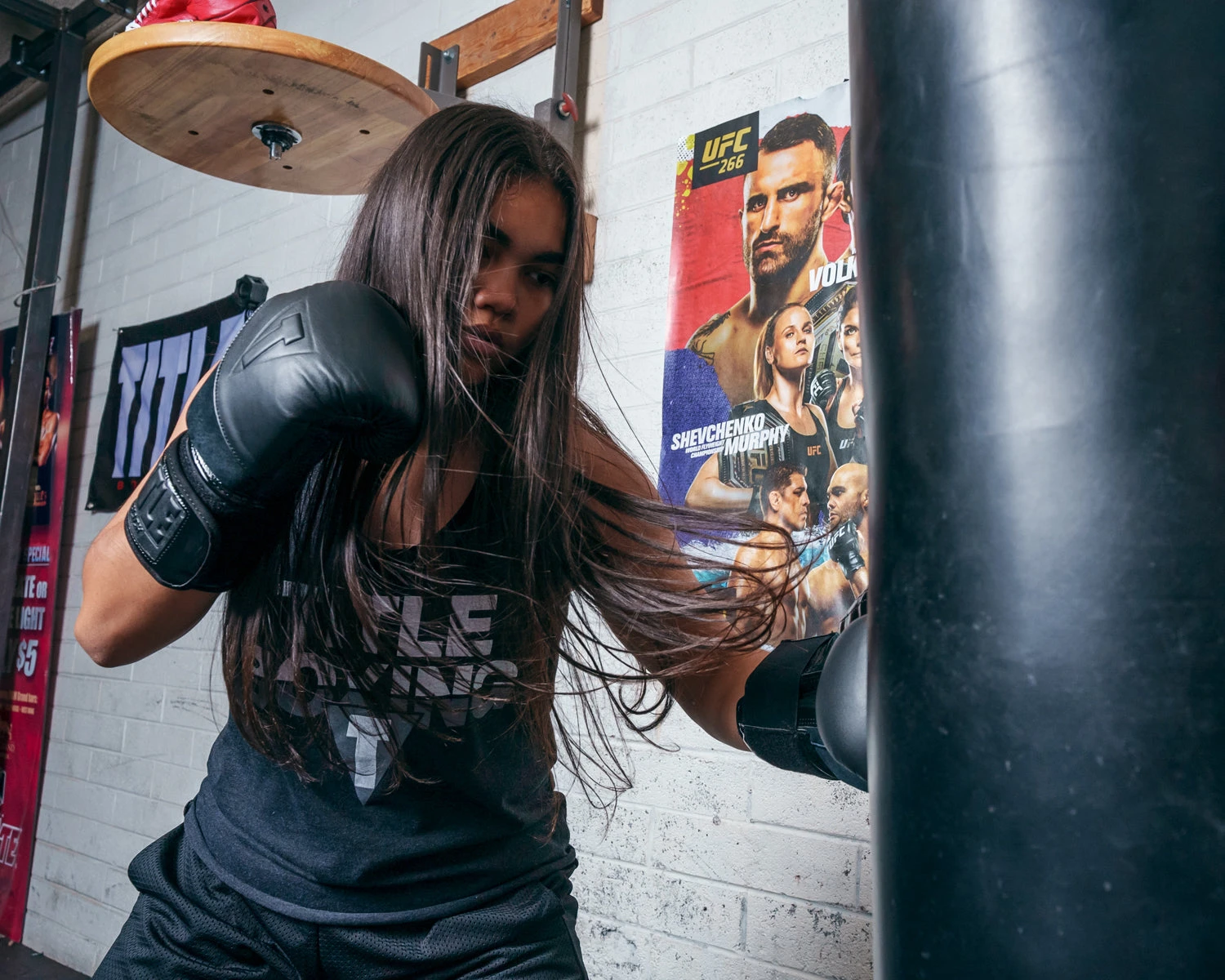 TITLE Black Blitz Fit Boxing Gloves 2 TITLE Black Blitz Fit Boxing Gloves - Image 2