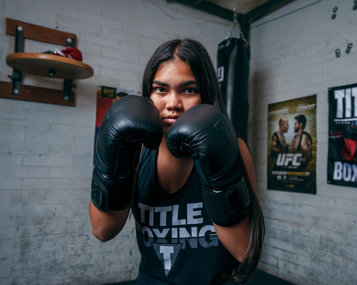 TITLE Black Blitz Fit Boxing Gloves 8 TITLE Black Blitz Fit Boxing Gloves - Image 8