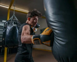 TITLE Boxing Gel World V2T Bag Gloves 36 TITLE Boxing Gel World V2T Bag Gloves -Title Boxing Store GTWBGV2TBKGDWH 3