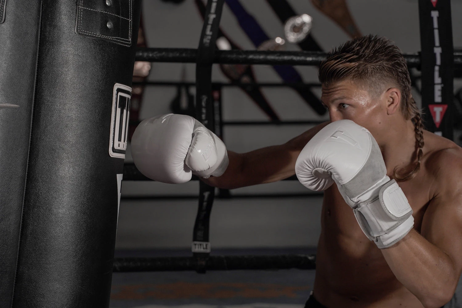 TITLE Boxing Professional Choice 125lb Leather Heavy Bag 2 TITLE Boxing Professional Choice 125lb Leather Heavy Bag - Image 2