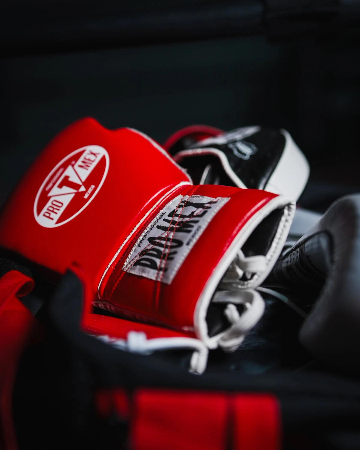 Pro Mex Professional Edge Lace Training/Sparring Boxing Gloves 8 Pro Mex Professional Edge Lace Training/Sparring Boxing Gloves - Image 8