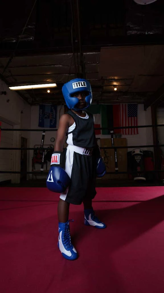 TITLE Boxing Aerovent Elite Amateur Set – Black/Red Dazzle Polyester Competition Uniform 2 TITLE Boxing Aerovent Elite Amateur Set – Black/Red Dazzle Polyester Competition Uniform - Image 2