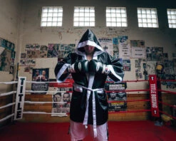 TITLE Boxing Pro Fingertip Robe 2.0 30 TITLE Boxing Pro Fingertip Robe 2.0 -Title Boxing Store TSRF2BKWH 2