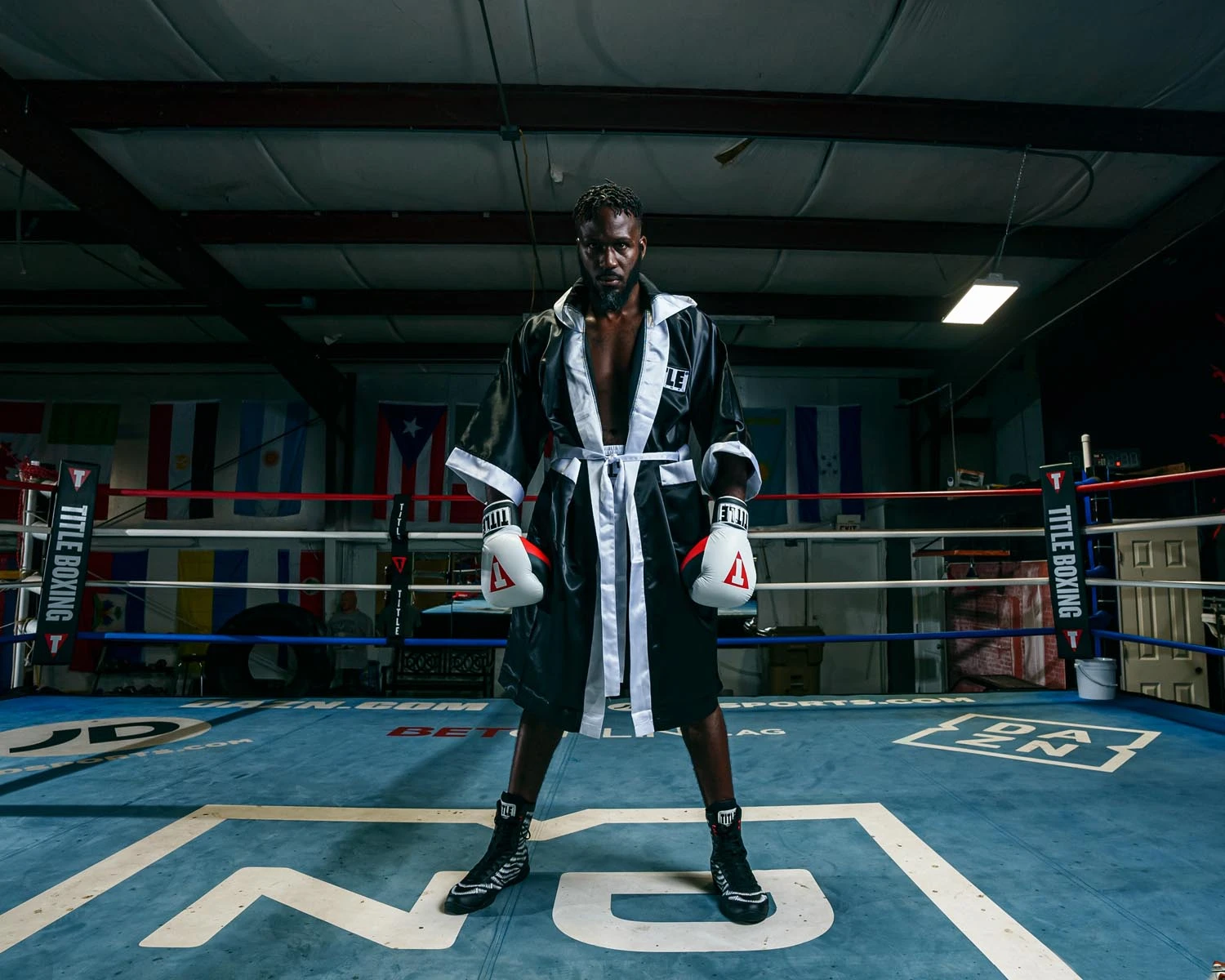 TITLE Boxing Pro Full Length Robe 3.0 8 TITLE Boxing Pro Full Length Robe 3.0 - Image 8
