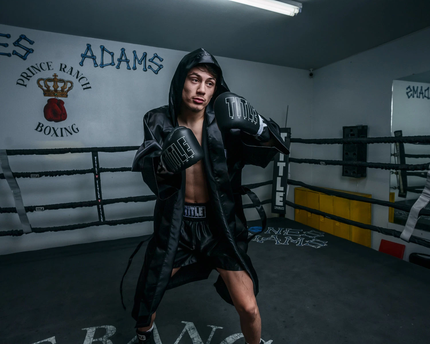 TITLE Boxing Pro Fingertip Robe 2.0 6 TITLE Boxing Pro Fingertip Robe 2.0 - Image 6