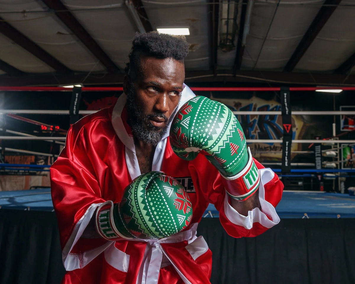 TITLE Boxing Limited Edition "Deck The Halls" Holiday Print Bag Gloves 7 TITLE Boxing Limited Edition "Deck The Halls" Holiday Print Bag Gloves - Image 7