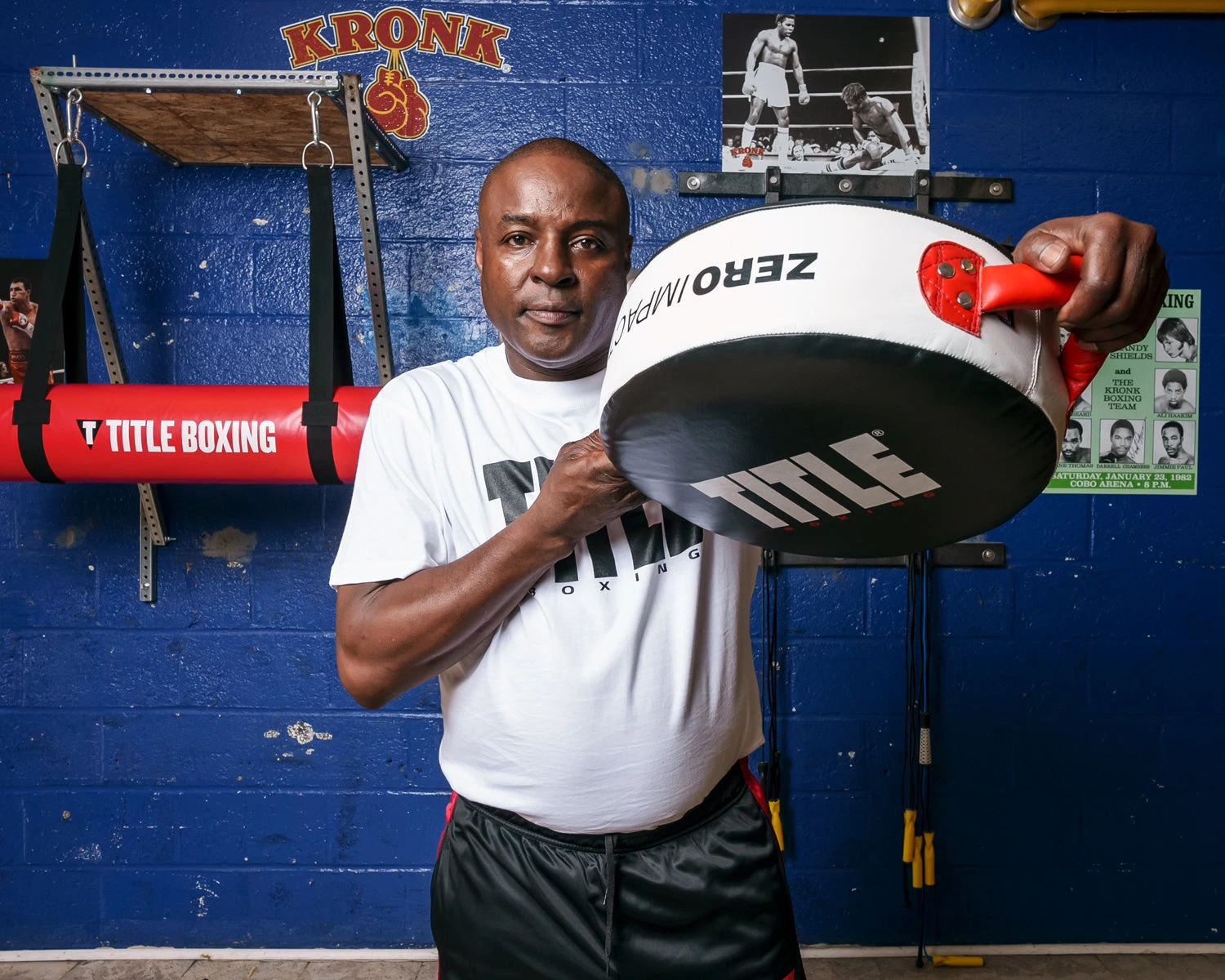 TITLE Boxing Zero Impact Wheel Shield β Genuine Cowhide Leather Dual-Sided Punch Shield 6 TITLE Boxing Zero Impact Wheel Shield β Genuine Cowhide Leather Dual-Sided Punch Shield - Image 6