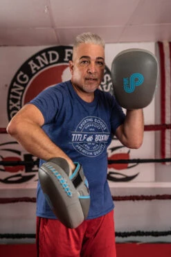 TITLE Boxing Air Pocket Technology Punch Mitts 14 TITLE Boxing Air Pocket Technology Punch Mitts -Title Boxing Store airmt 2