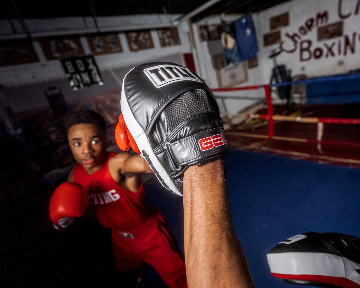 TITLE Boxing Gel Blockade Punch Mitts 8 TITLE Boxing Gel Blockade Punch Mitts - Image 8