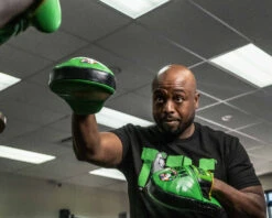 WBC By TITLE Boxing Focus Mitts 15 WBC By TITLE Boxing Focus Mitts -Title Boxing Store wbcpm